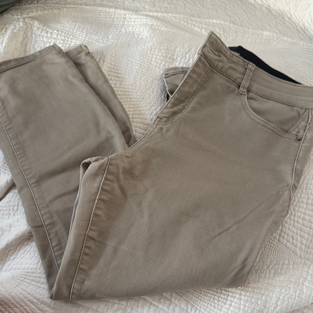 Bass Elastic Waist Beige Pants 14